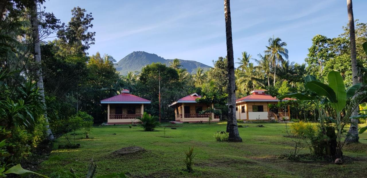 Paco'S Garden Home Stay Mambajao Ngoại thất bức ảnh