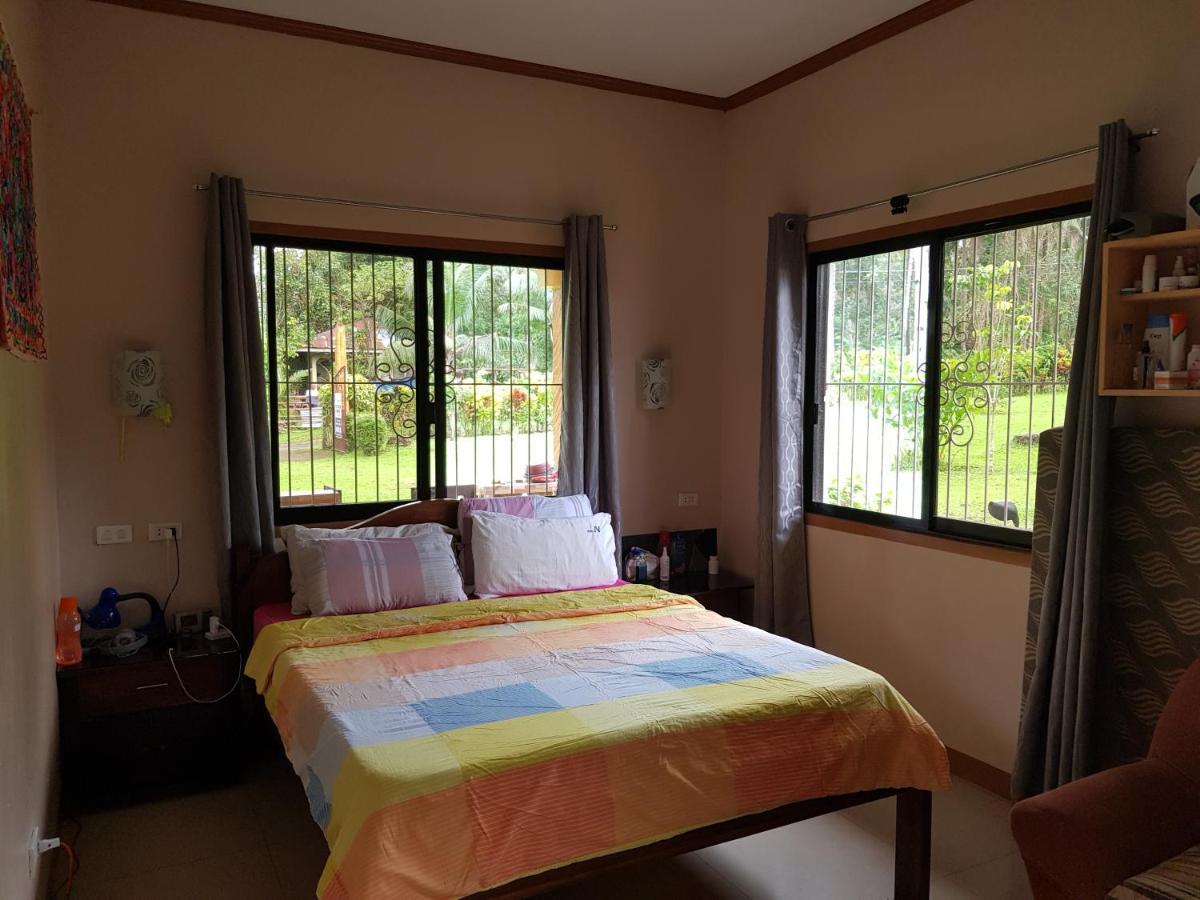 Paco'S Garden Home Stay Mambajao Ngoại thất bức ảnh