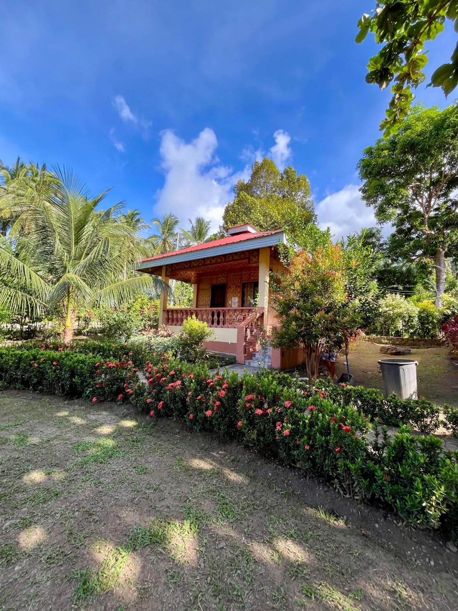 Paco'S Garden Home Stay Mambajao Ngoại thất bức ảnh