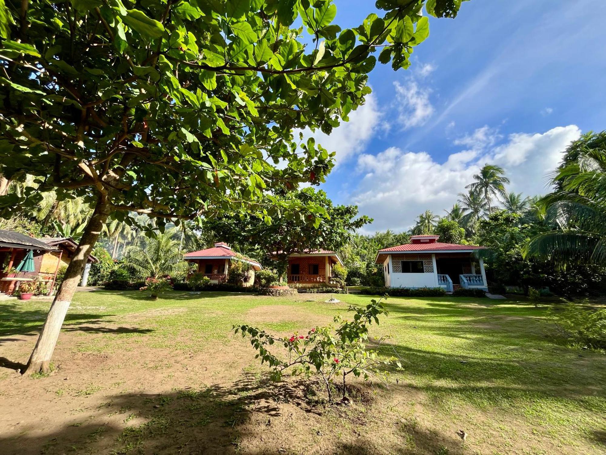 Paco'S Garden Home Stay Mambajao Ngoại thất bức ảnh