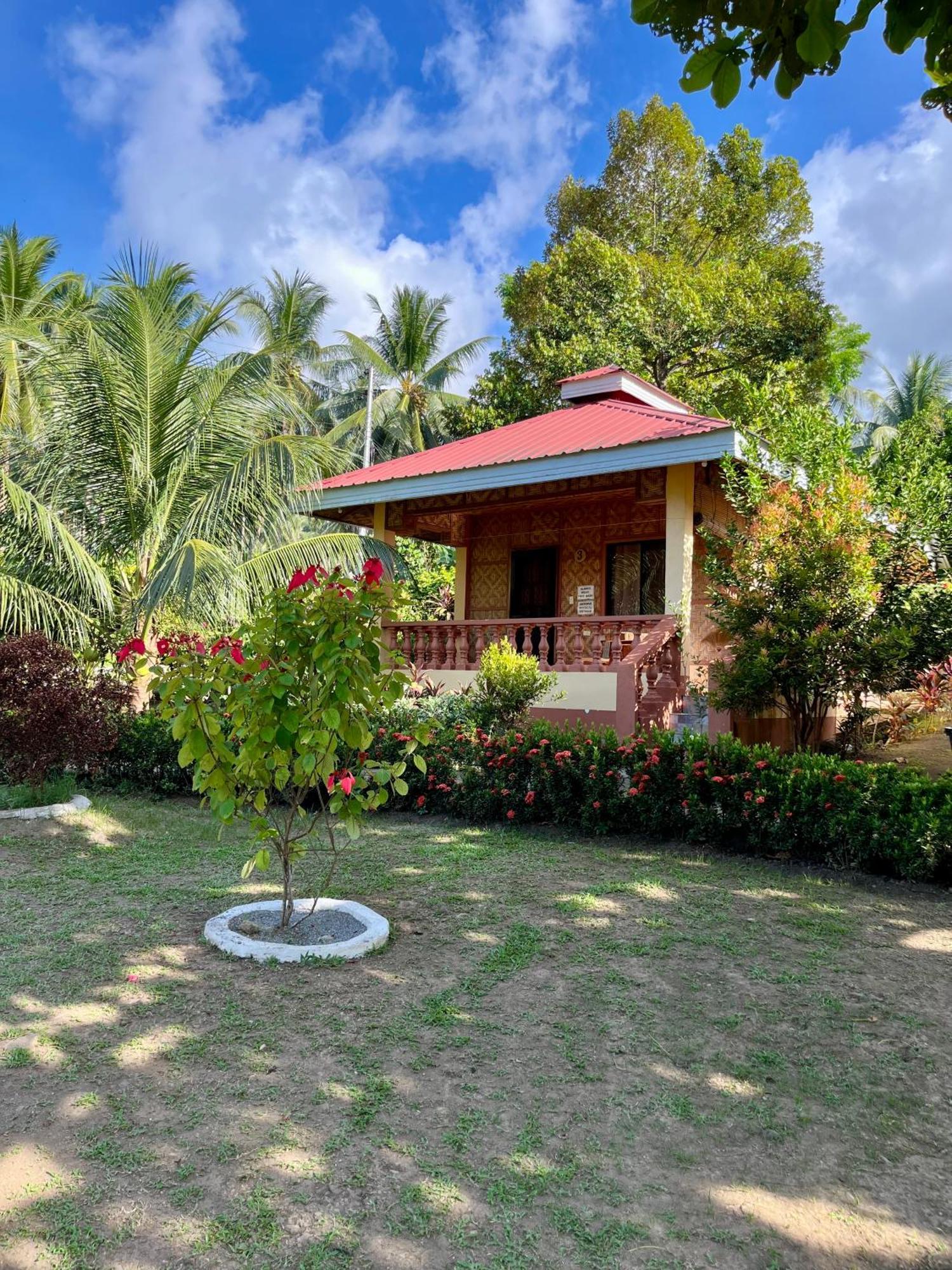 Paco'S Garden Home Stay Mambajao Ngoại thất bức ảnh